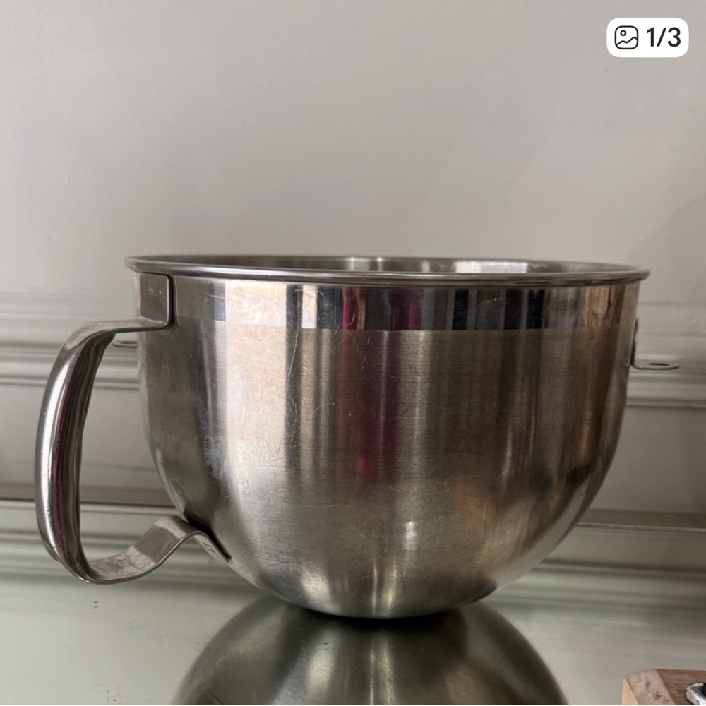 KitchenAid 6 qt. Stainless Steel Mixing Bowl with Handle